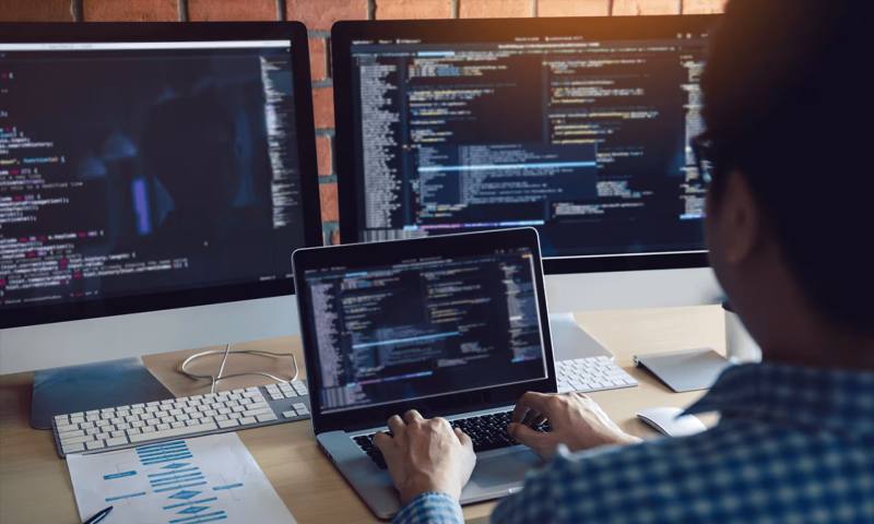 数据科学选型：R与Python如何赋能南通网站建设？